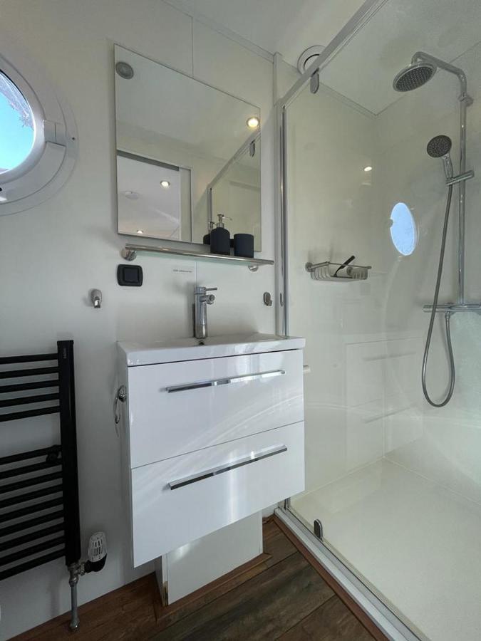 Houseboat Hotel en barco *